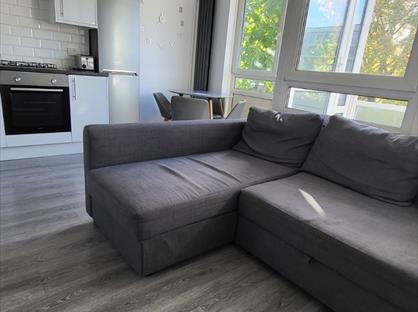 4 Bed Flat, Barringer Square, SW17