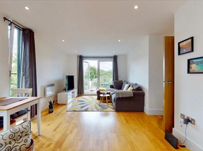 2 Bed Flat, Grosvenor Court, E14