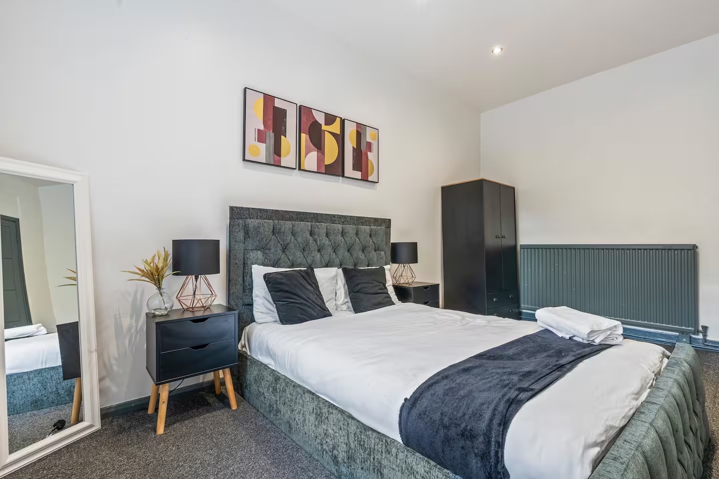 3 Bed Flat, Sheffield, S10 photo 2