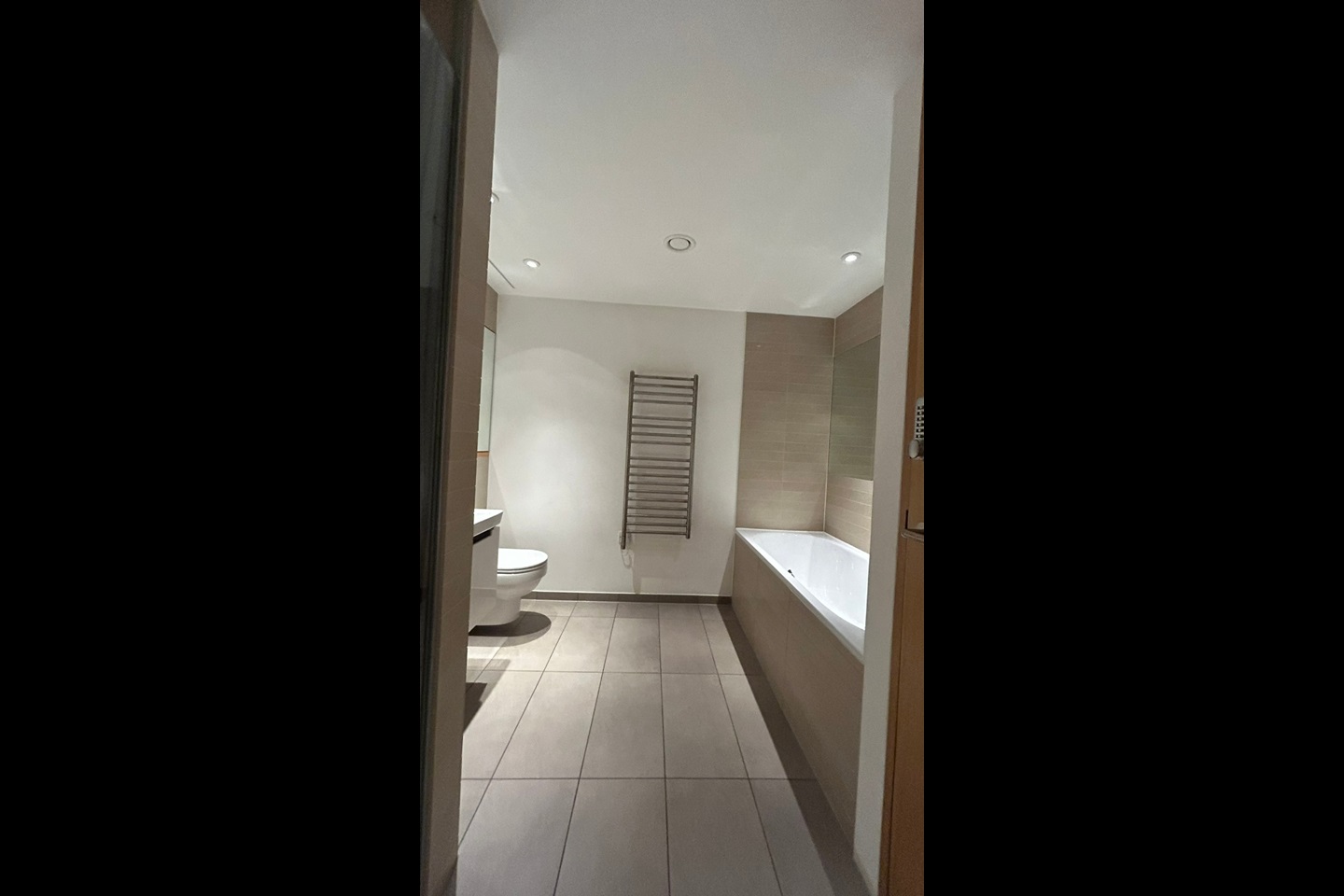 London 1 Bed Flat, Pangbourne Avenue, W10 To Rent Now for £1,690.00 p/m