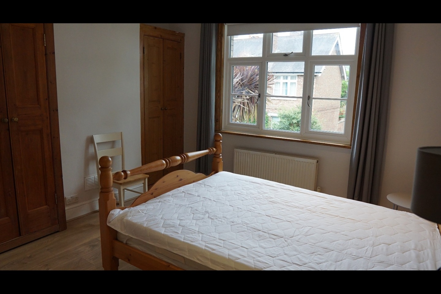 London 4 Bed Strickland Row, SW18 To Rent Now for £