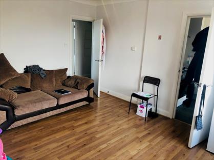1 Bed Flat, Sydenham Road, CR0