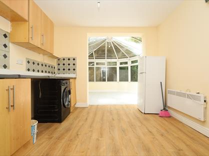 1 Bed Flat, Park Avenue Road, N17