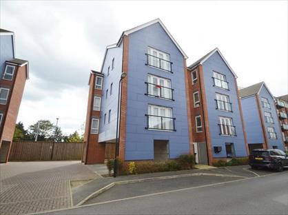2 Bed Flat, Chadwick Road, SL3