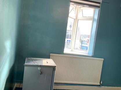 Room in a Shared Flat, Rainham Road, RM13