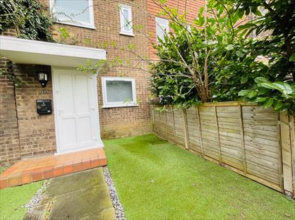 Room in a Shared House, Capstan Square, E14
