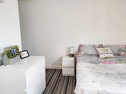 Studio Flat, Cross Street, WV13