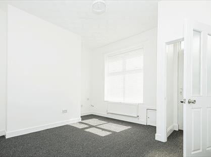 1 Bed Terraced House, Bridson Street, OL4