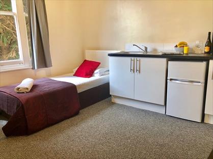 Room in a Shared House, Waterden Road, GU1