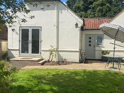 1 Bed Semi-Detached House, Norwich Street, NR9