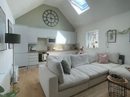 2 Bed Flat, High Street, GU15