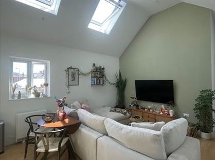 2 Bed Flat, High Street, GU15