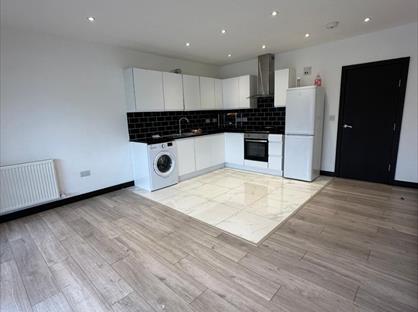 1 Bed Flat, Laleham Road, TW18