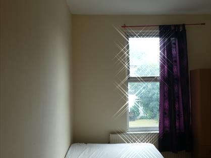 Room in a Shared Flat, Lower Broughton Road, M7