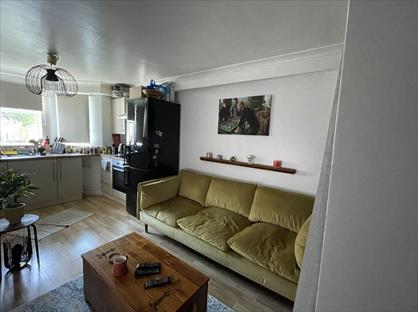 2 Bed Flat, Waddon, CR0
