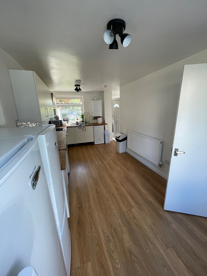 4 Bed End Terrace, Leahurst Crescent, B17 photo 2