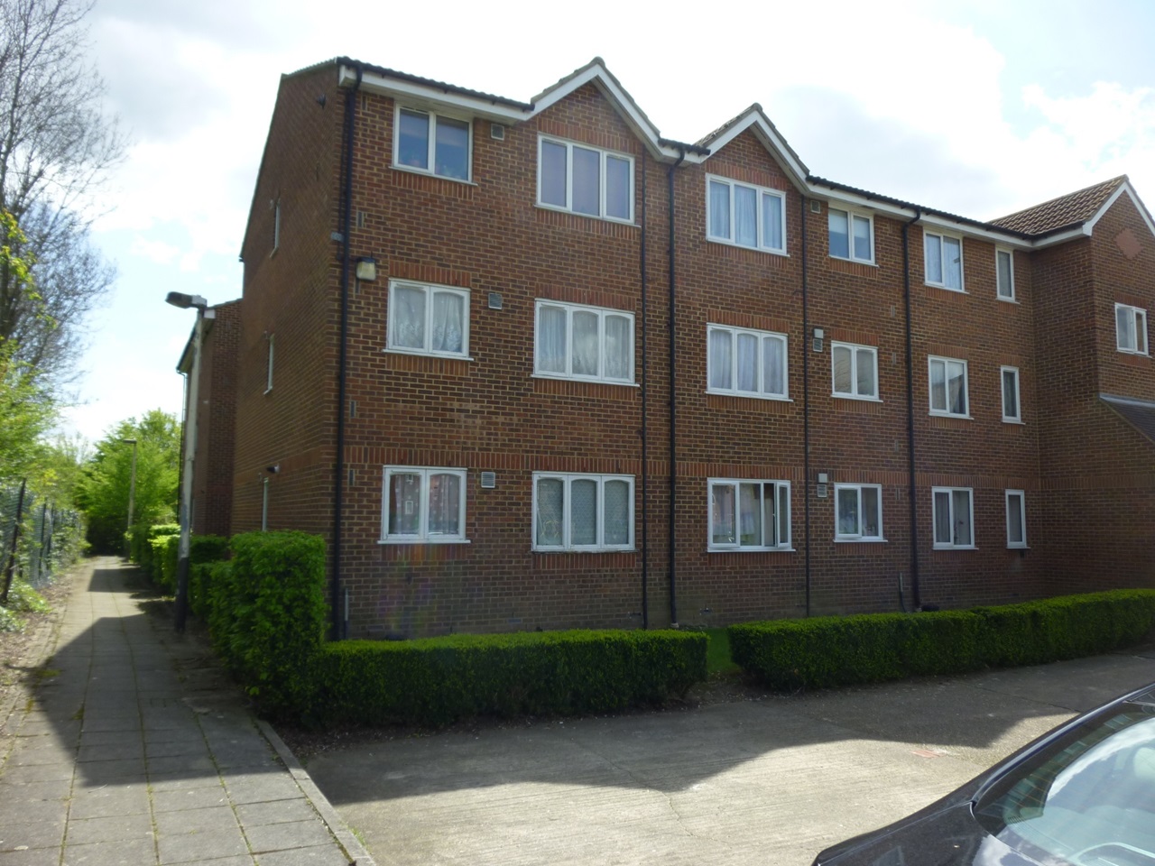 Northolt 1 Bed Flat, Dehavilland Close, UB5 To Rent Now for £1,300.