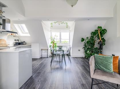 2 Bed Flat, Heath Street, NW3