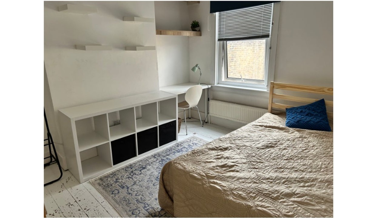 London - Room in a Shared House, Roding Rd, E5 - To Rent Now for £900. ...