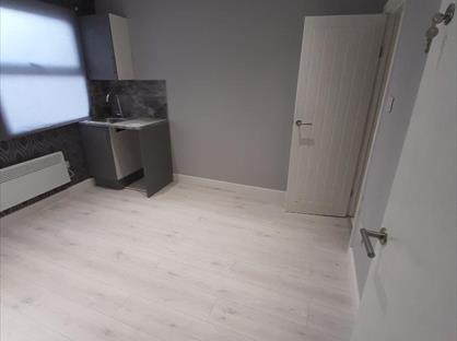 Studio Flat, Double Studio At Hanwell, W7