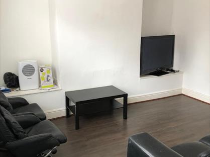 2 Bed Terraced House, Autumn Street, LS6