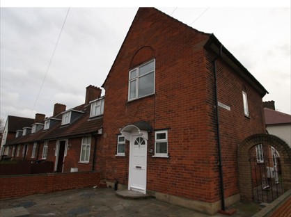 3 Bed End Terrace, Arnold Road, RM9