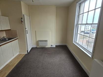 1 Bed Flat, Chatham Street, CT11