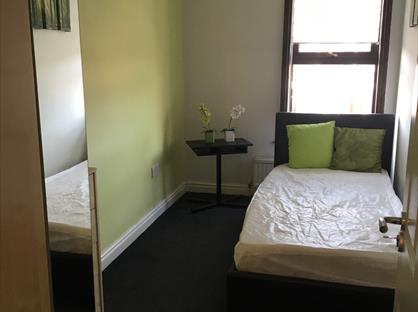 Room in a Shared House, Church Lane, WF6