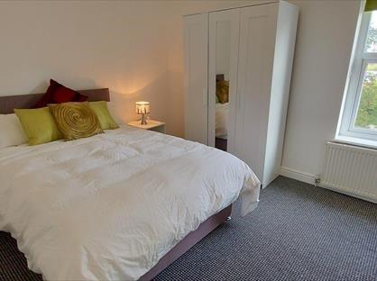 Room in a Shared House, Sandhurst Grove, LS8