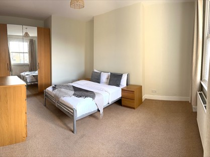 1 Bed Flat, Hammersmith Grove, W6