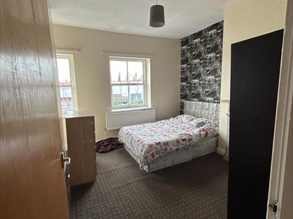 1 Bed Flat, Belle Vue, BD8