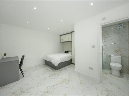 Room in a Shared House, Burgoyne Road, TW16