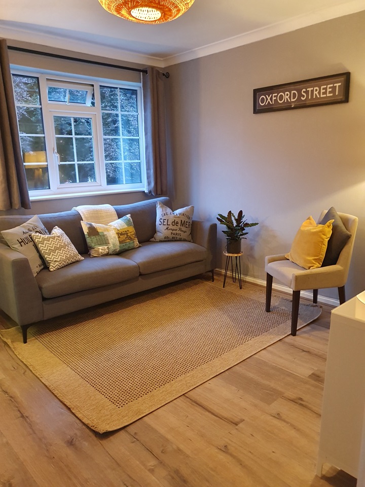 Stockport 2 Bed Flat, Adswood Lane West, SK3 To Rent Now for £900.