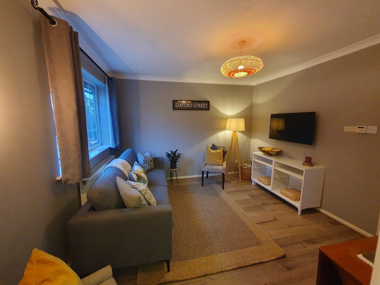 Stockport 2 Bed Flat, Adswood Lane West, SK3 To Rent Now for £900.