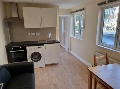 1 Bed Flat, King Street, W6