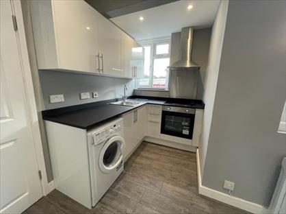 2 Bed Flat, Hale Lane, NW7