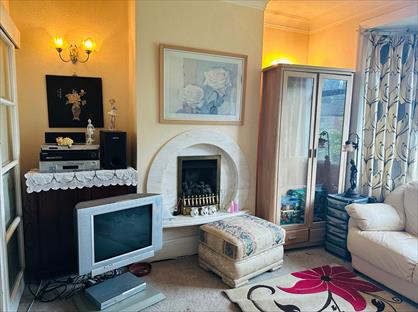 3 Bed Terraced House, Manchester Road, OL11