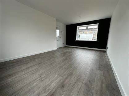 3 Bed Semi-Detached House, Andrew Barton Street, DD11