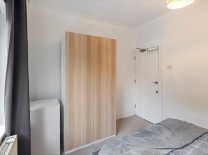 Room in a Shared Flat, London Road, RM19
