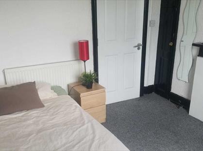 Room in a Shared House, Waterloo Road, ST6
