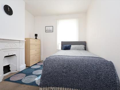 Studio Flat, Forest Road, EN8