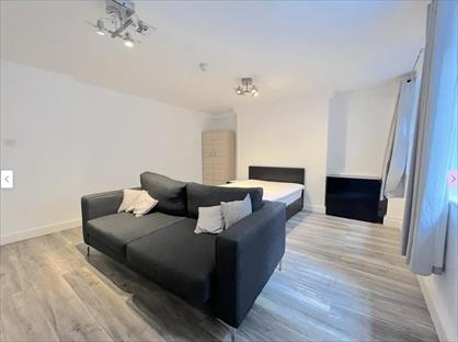 Studio Flat, Crowndale Road, NW1