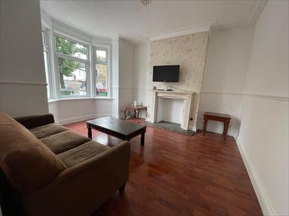 4 Bed Terraced House, Llanover Road, SE18