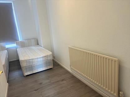 2 Bed Flat, High Street North, LU6