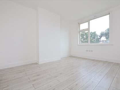 4 Bed Semi-Detached House, Great Cambridge Road, N17