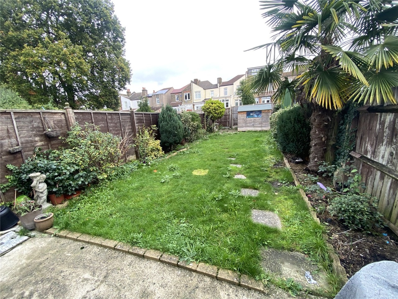 Thornton Heath Room in a Shared House, Carew Road, CR7 To Rent Now