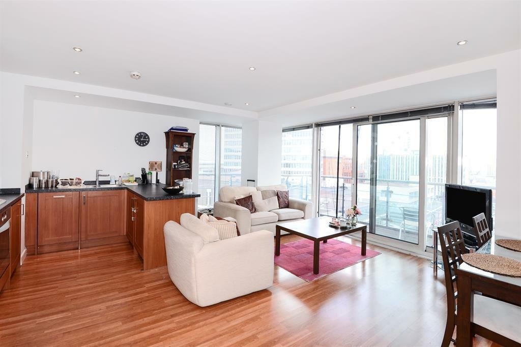 2 Bed Flat, Albion Street, LS2 photo 2