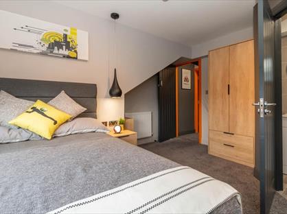 Room in a Shared House, Link Road, B16