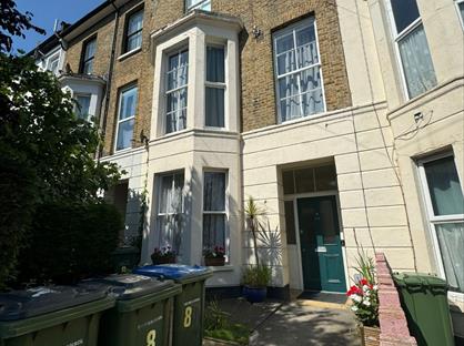 4 Bed Flat, Vicarage Park, SE18