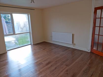 3 Bed Terraced House, Sturton Walk, NN18